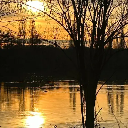 Le Relais Du Bord De Seine Bed & Breakfast *