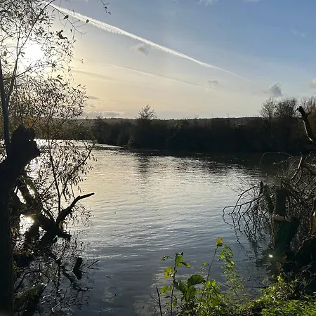 Le Relais Du Bord De Seine Bed & Breakfast *