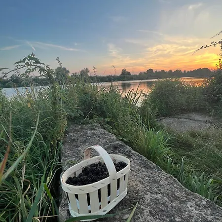 Le Relais Du Bord De Seine Port-Mort