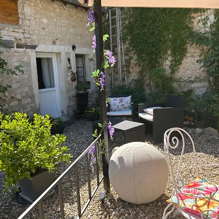 Le Relais Du Bord De Seine Bed & Breakfast